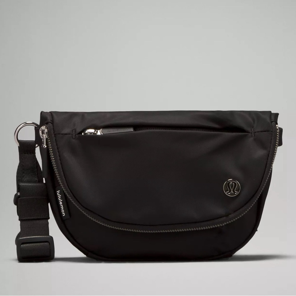 Lululemom All Night Festival Bag 2L